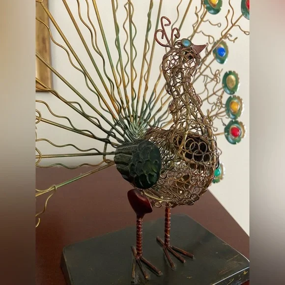 Vintage PIER 1 Metal Sculpture PEACOCK with colorful glass beads and Wire Work - Picture 6 of 10